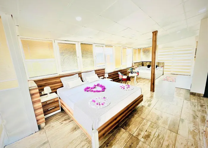 Ale Park Apartmanhotel 3*